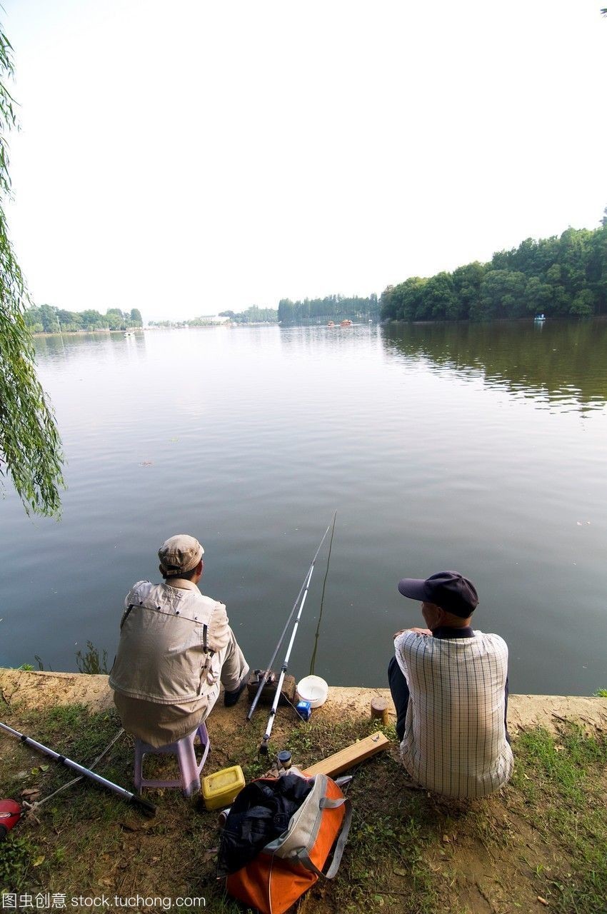 南京宣武湖边的垂钓时光 中国渔民的闲适与坚持